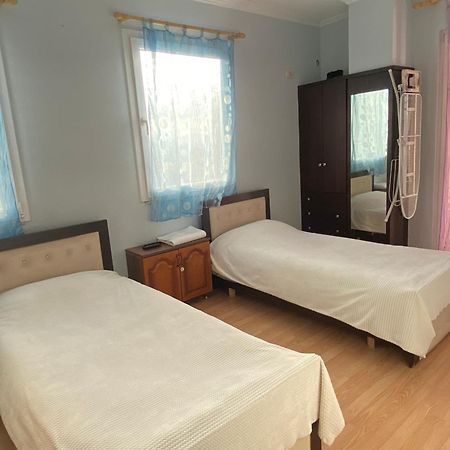 Comfortable 2-Br For 4 Tiranë Ngoại thất bức ảnh